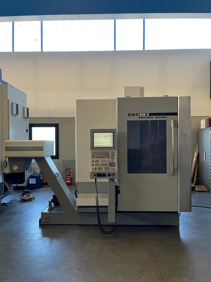 Usato CENTRO DI LAVORO VERTICALE