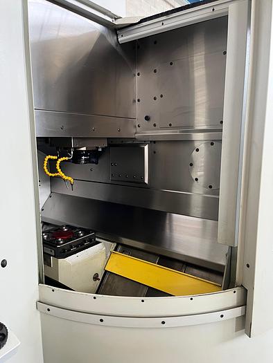 Usato CENTRO DI LAVORO VERTICALE