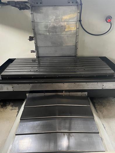 Usato CENTRO DI LAVORO VERTICALE