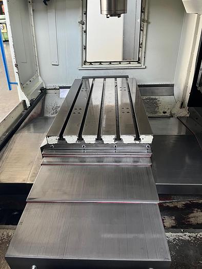 Usato CENTRO DI LAVORO VERTICALE