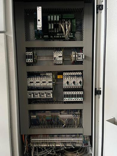 Usato CENTRO DI LAVORO VERTICALE