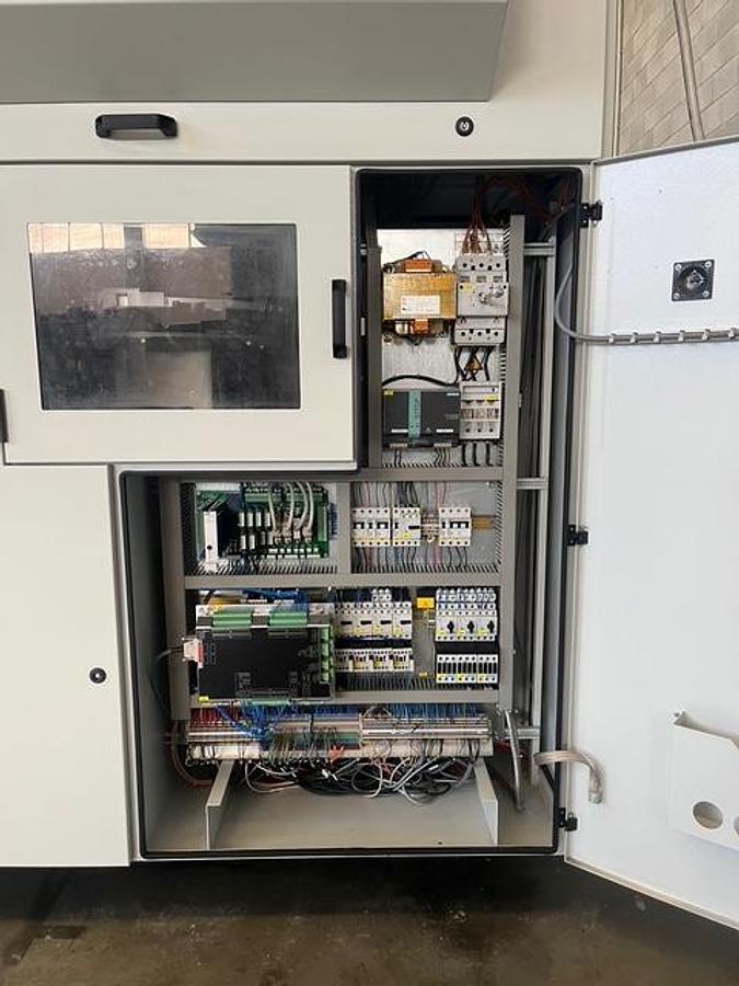 Usato CENTRO DI LAVORO VERTICALE 