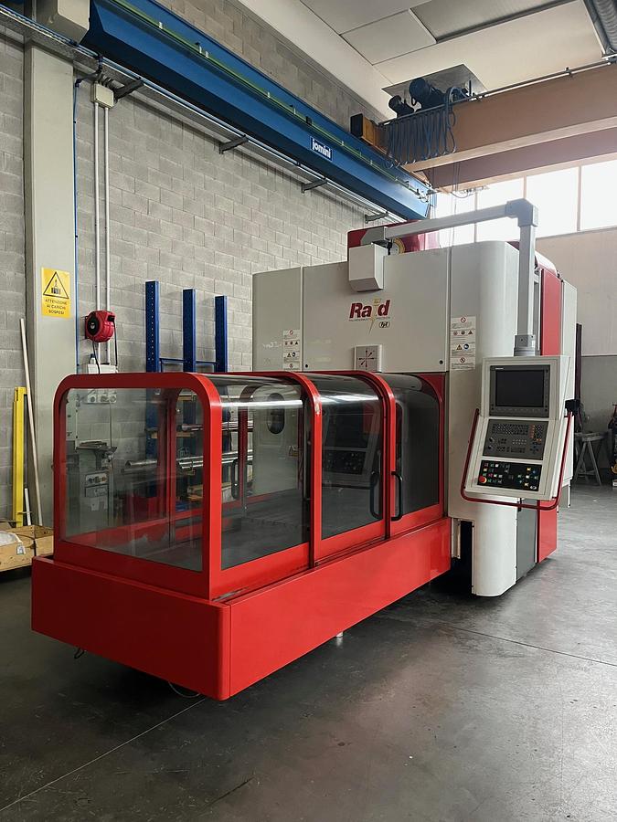 Usato CENTRO DI LAVORO VERTICALE