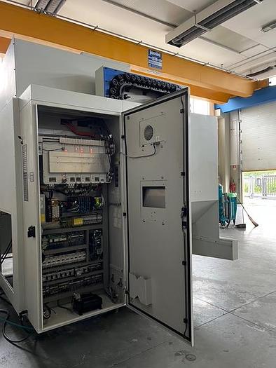 Usato CENTRO DI LAVORO VERTICALE