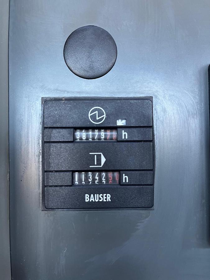 Usato CENTRO DI LAVORO VERTICALE