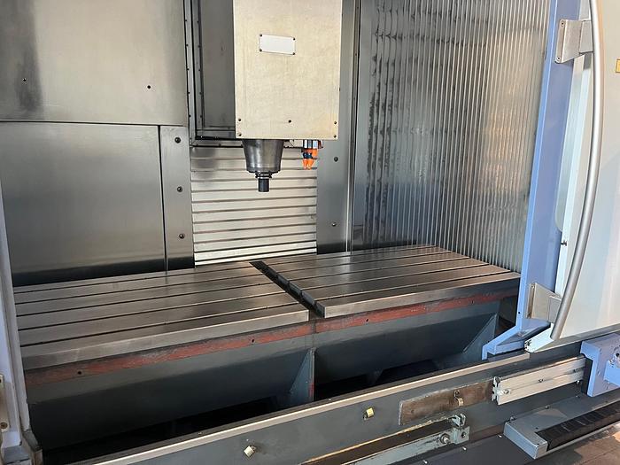 Usato CENTRO DI LAVORO VERTICALE 