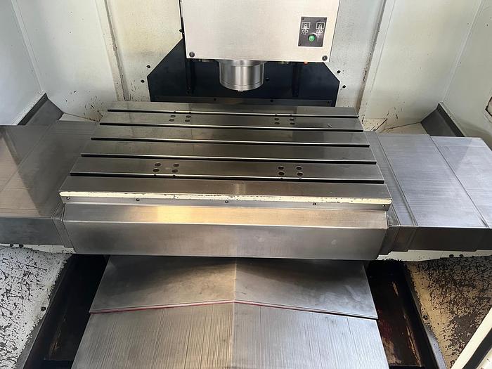 Usato CENTRO DI LAVORO VERTICALE