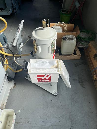 Usato CENTRO DI LAVORO VERTICALE