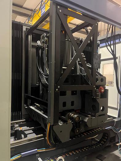 Usato CENTRO DI LAVORO VERTICALE