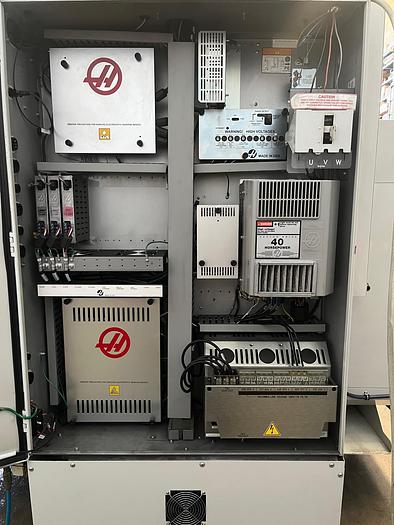 Usato CENTRO DI LAVORO VERTICALE