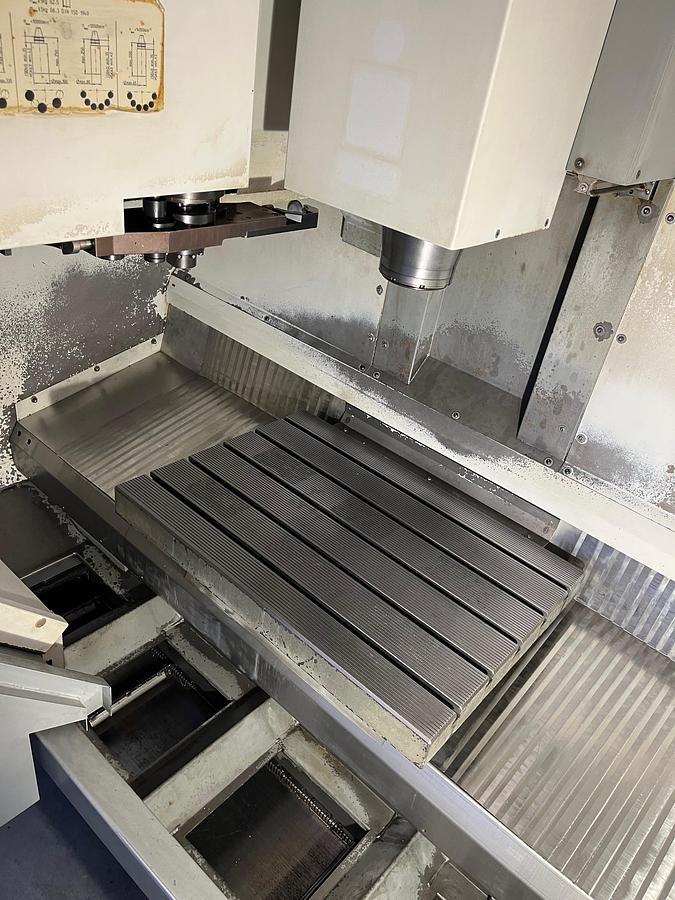 Usato CENTRO DI LAVORO VERTICALE