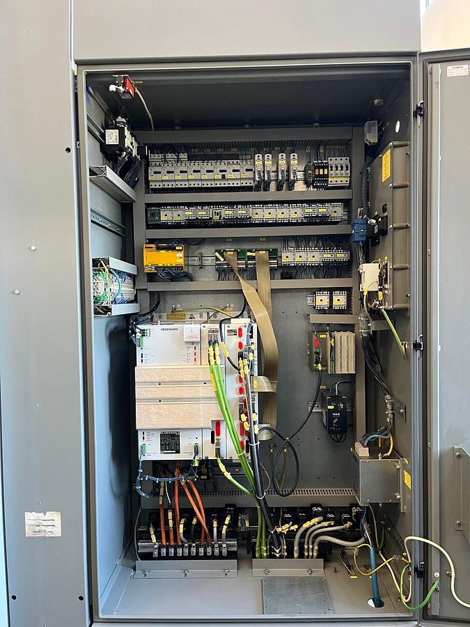 Usato CENTRO DI LAVORO VERTICALE