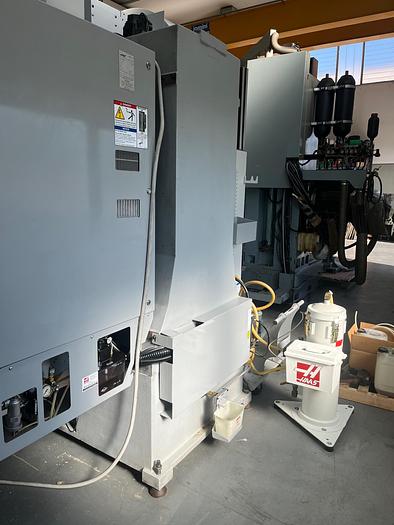 Usato CENTRO DI LAVORO VERTICALE