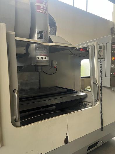 Usato CENTRO DI LAVORO VERTICALE