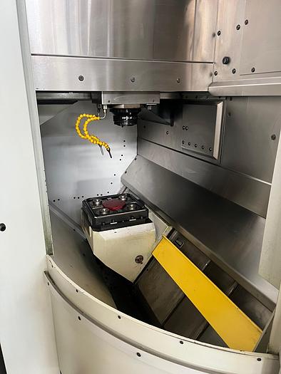 Usato CENTRO DI LAVORO VERTICALE