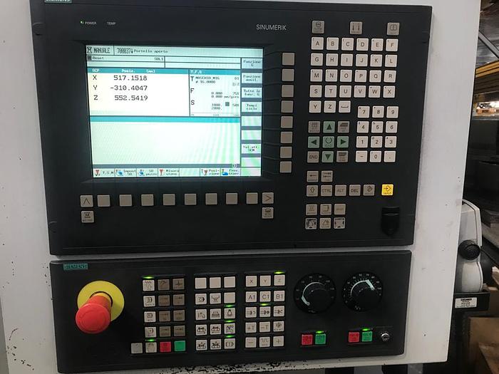 Usato CENTRO DI LAVORO VERTICALE