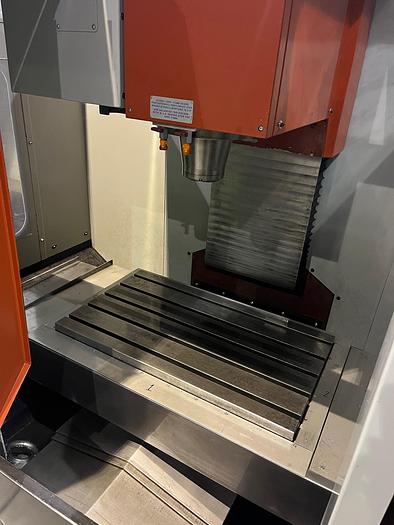 Usato CENTRO DI LAVORO VERTICALE