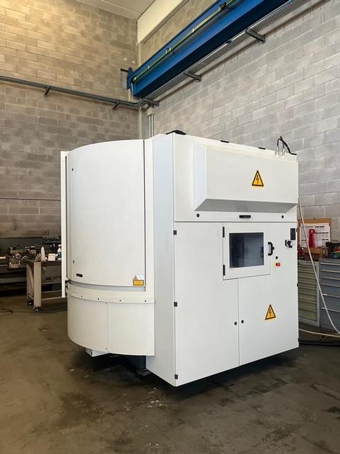 Usato CENTRO DI LAVORO VERTICALE 