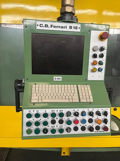 Usato CENTRO DI LAVORO VERTICALE