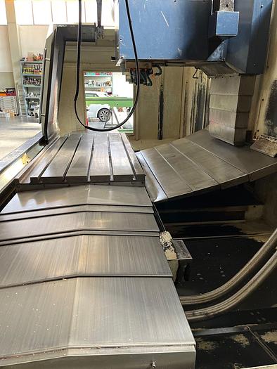 Usato CENTRO DI LAVORO VERTICALE