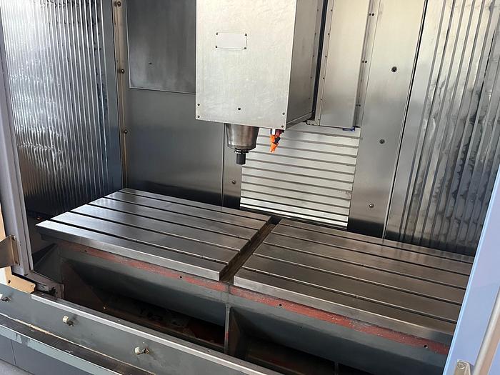 Usato CENTRO DI LAVORO VERTICALE 