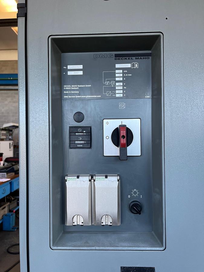 Usato CENTRO DI LAVORO VERTICALE