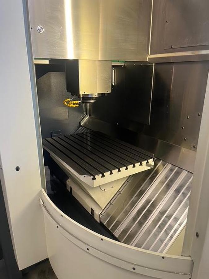 Usato CENTRO DI LAVORO VERTICALE