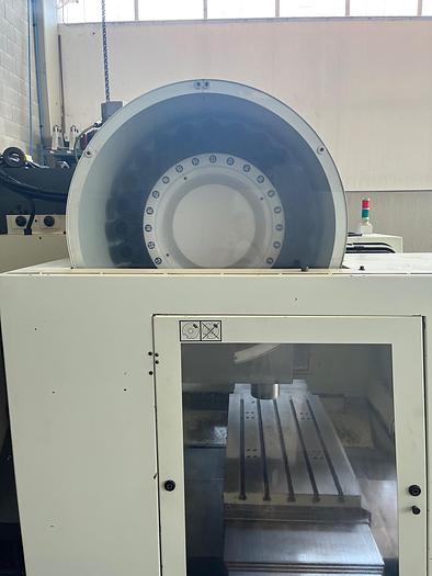 Usato CENTRO DI LAVORO VERTICALE