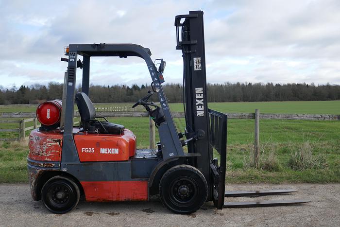 Used 2006 NEXEN FG25