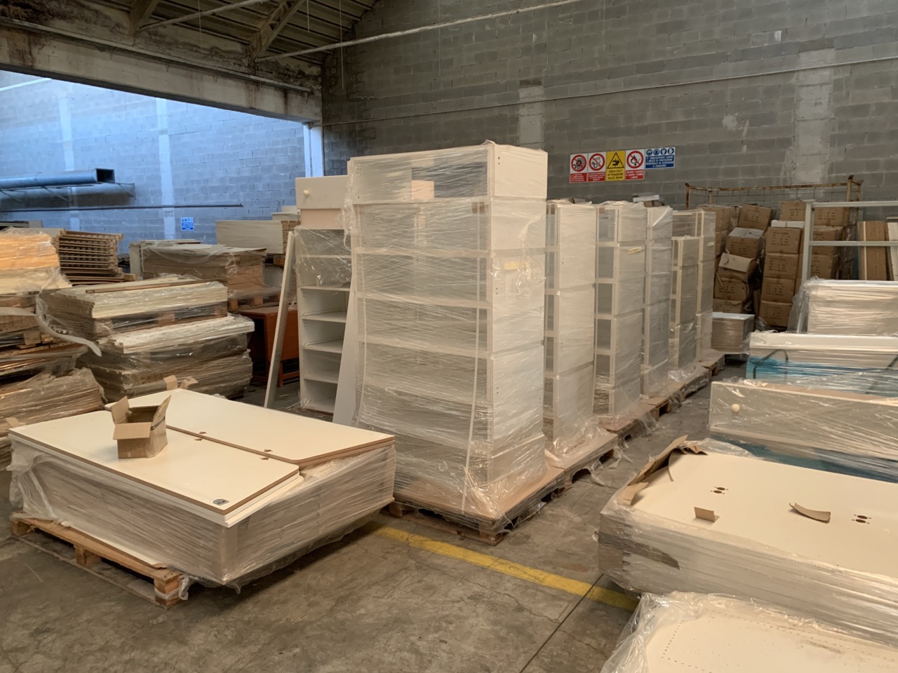 Usato Magazzino completo di una fabbrica di produzione lettini di alta qualità