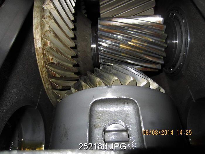 Used Falk 2060YB2-L Right Angle Gear Drive, Ratio 8.188, Input Rpm 600, Output Rpm 73.3, Hp Rating 48.7, Service Factor 1.00, Approx Us Gallons 4.5 #25218