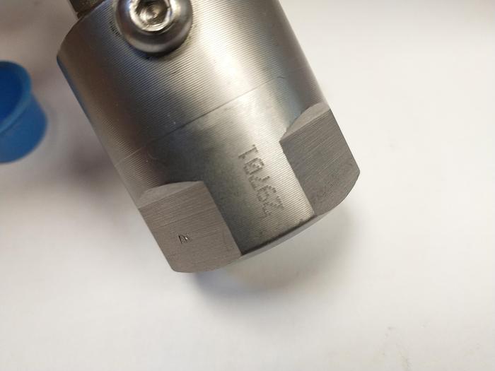 Used 3/4 npt straight super swivel fitting GHA30