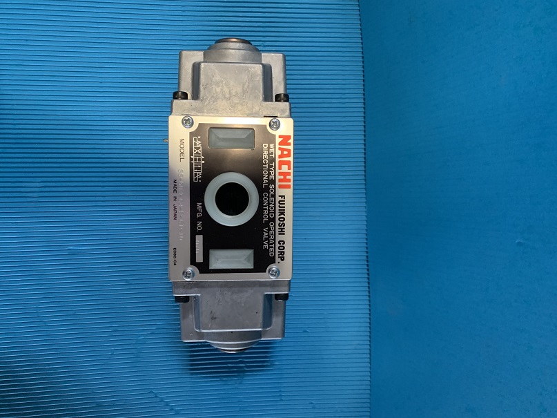 Used Nachi Fujikoshi Wet Type Solenoid Operated Directional Control Valve SS-G03-C4-P-C1-10