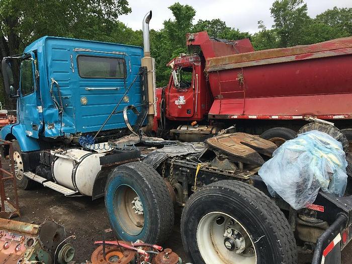 Used 2002 VOLVO VNM