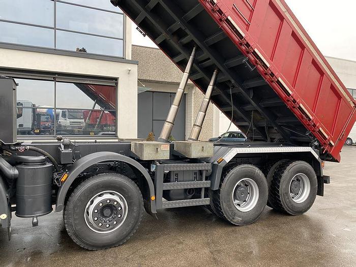 Usato 2007 IVECO TRAKKER 8*4 450 E/5 TRILATERALE