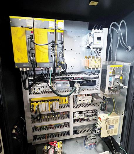 Used 2007 DOOSAN Puma 300C CNC lathe