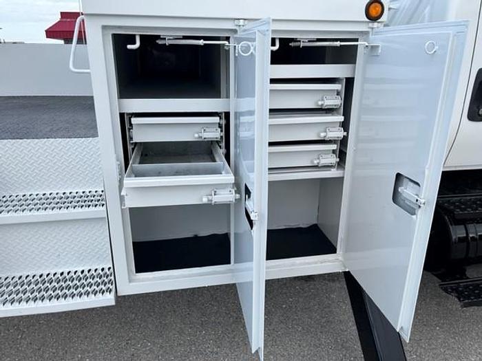 Used Altec AM900 72ft 2-Man Bucket Boom on 2005 International 4400 Flatbed Truck - C02875