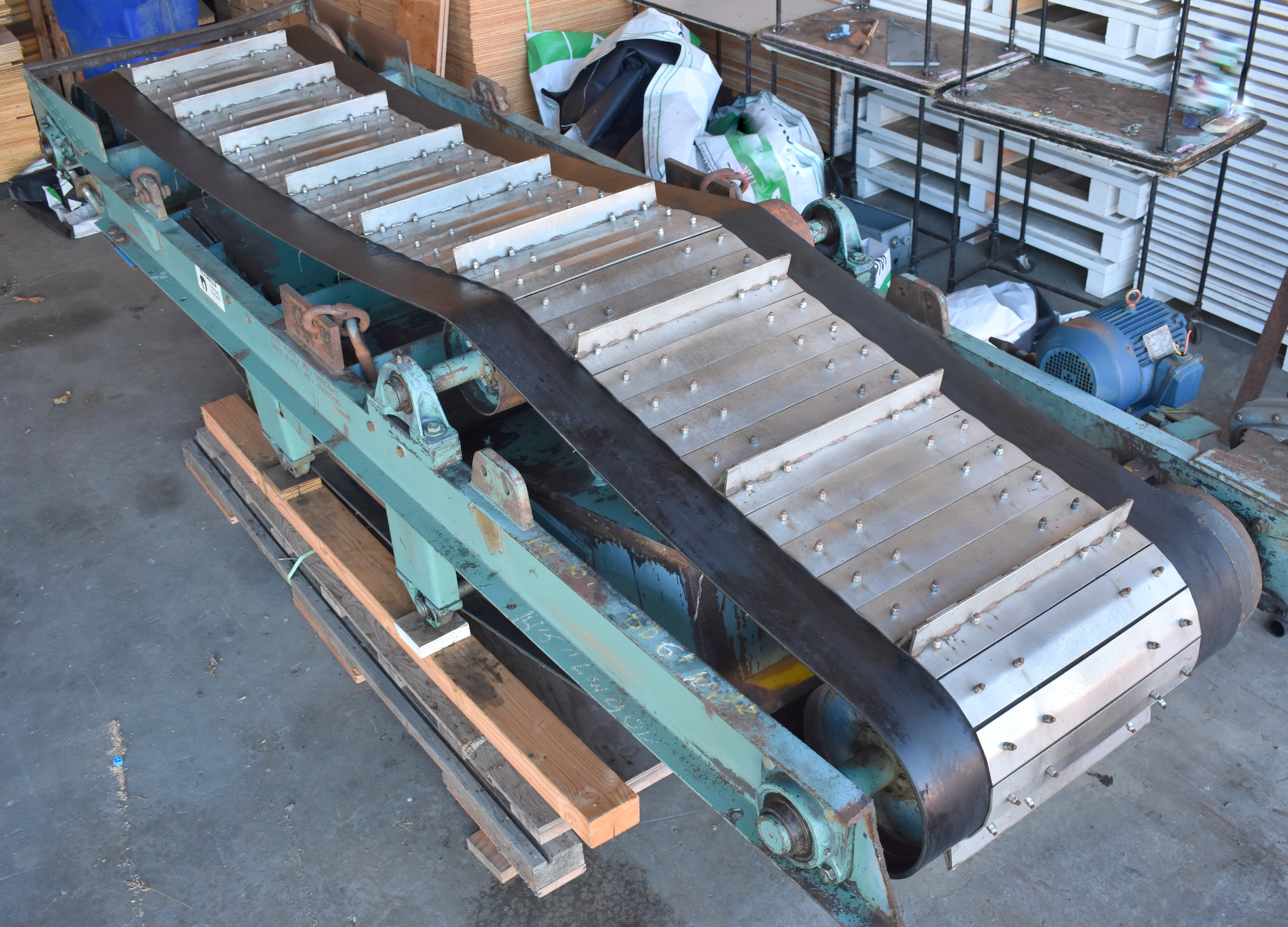 Used Dings cross belt 3 stage magnet, Dings self cleaning severe duty overhead cross belt 36” width electromagnet, dings 3 stage magnet, Dings overhead crossbelt self-cleaning electromagnet