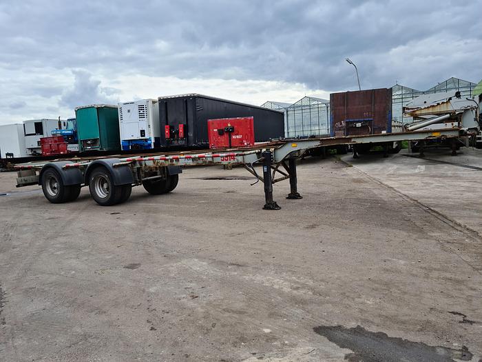 Used 1980 2 axle gooseneck container chassis  steel suspension drum brakes freuhauf