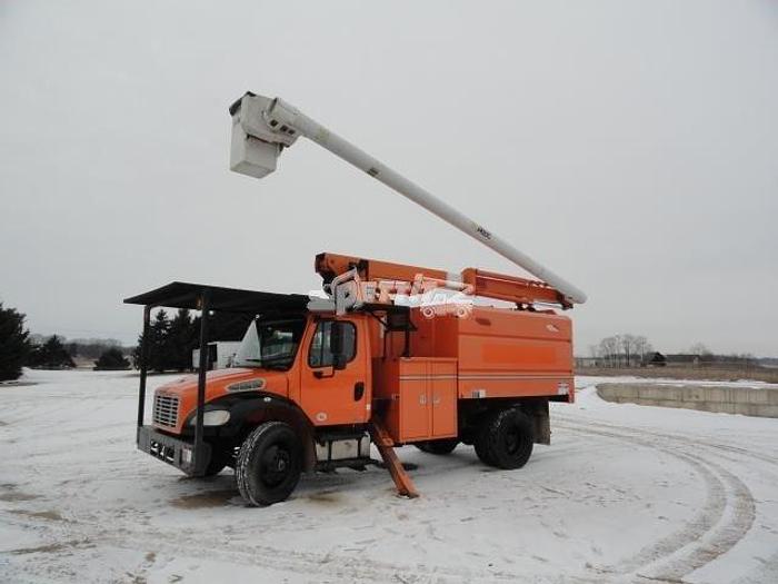 Used 2011 FREIGHTLINER BUSINESS CLASS M2 106