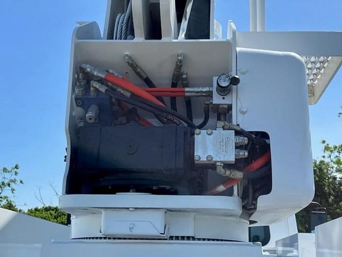 Used ALTEC AA755L 60FT MATERIAL HNDLER 2 MAN BUCKET ON 2006 INTERNATIONAL4300 BOOM TRUCK