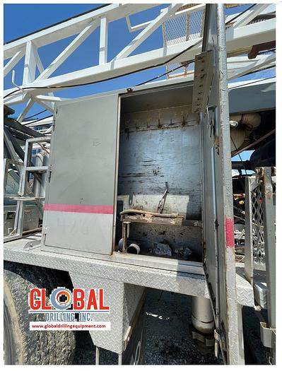 Used 2001 Crown WTD-350 Workover / Well Service Rig