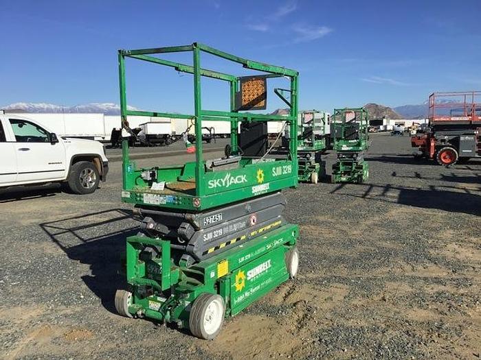 Used 2013 SKYJACK SJ3219 DC SCISSOR LIFT