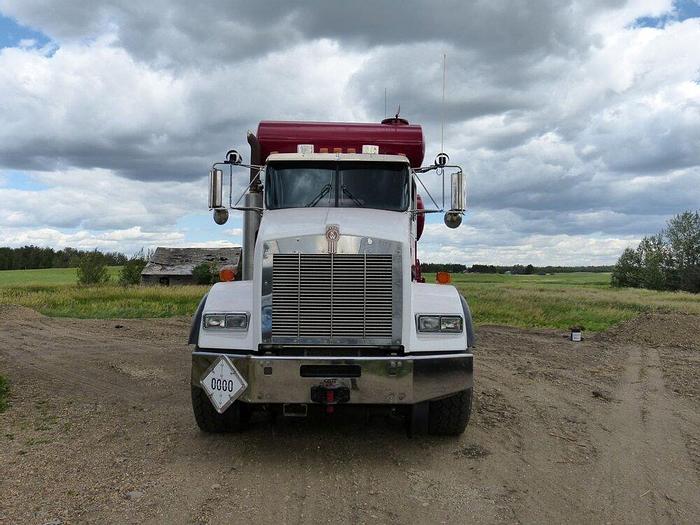 Used RARE HI RAIL INDUSTRIAL HYDROVAC 2001 KENWORTH 