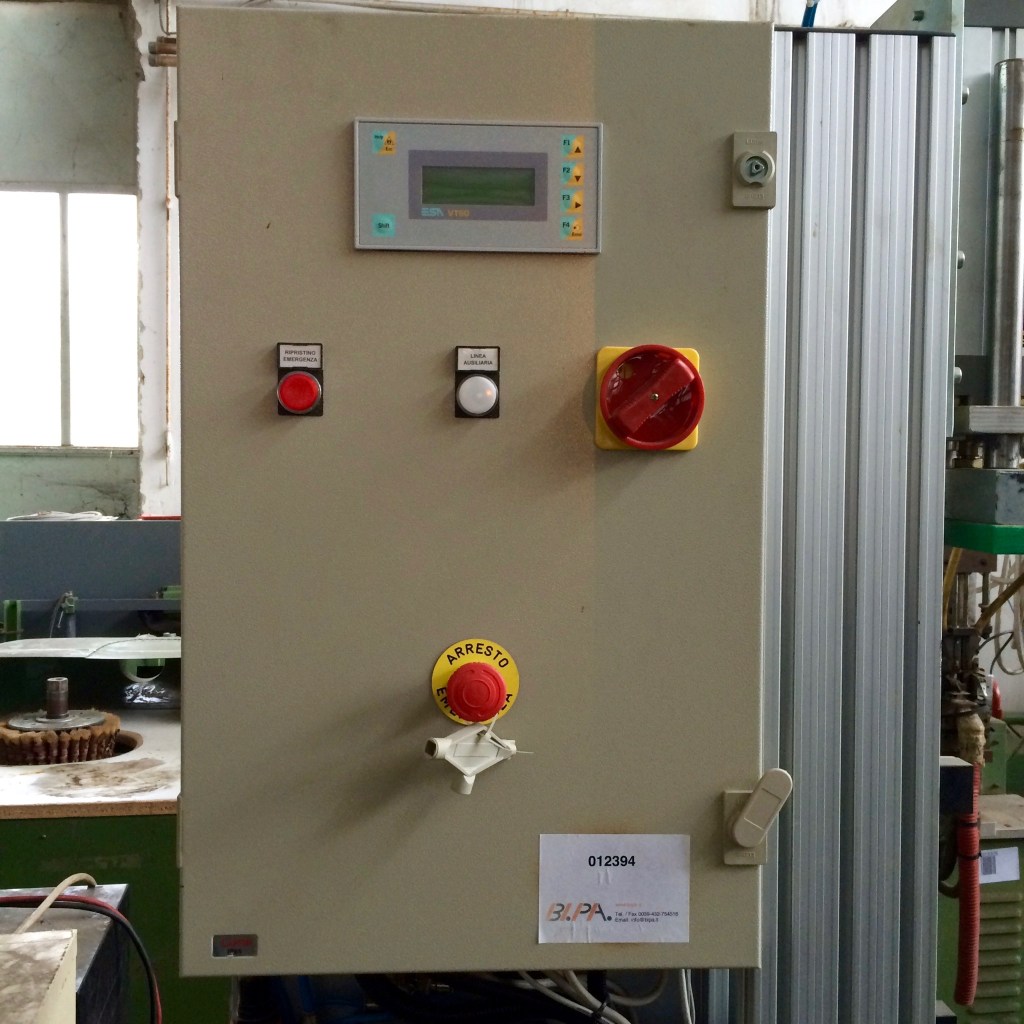 Usato 2006 Strettoio programmabile per piccoli mobili e componenti d’arredo