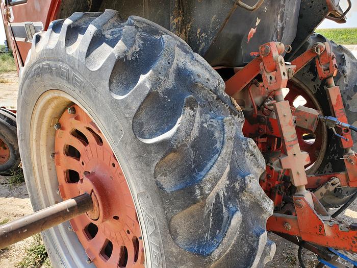 Used International 986 Tractor