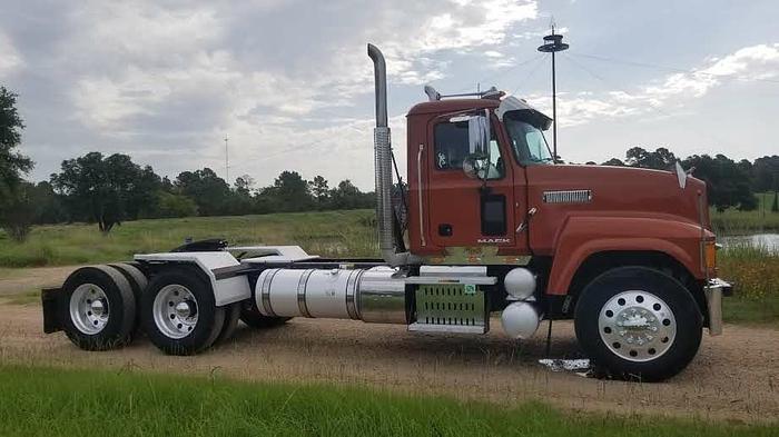 Used 2015 Mack CHU613
