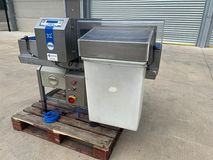 Used LOMA IQ2 METAL DETECTOR