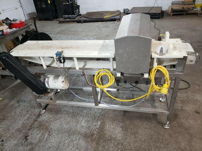 Used Safeline Metal Detector Food grade SS 230v 8"x3" usable opening