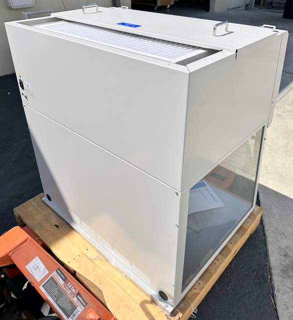 Refurbished Fisher 3ft. PCR Workstation